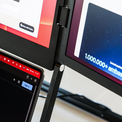 Triple Screen Laptop Monitor Setup