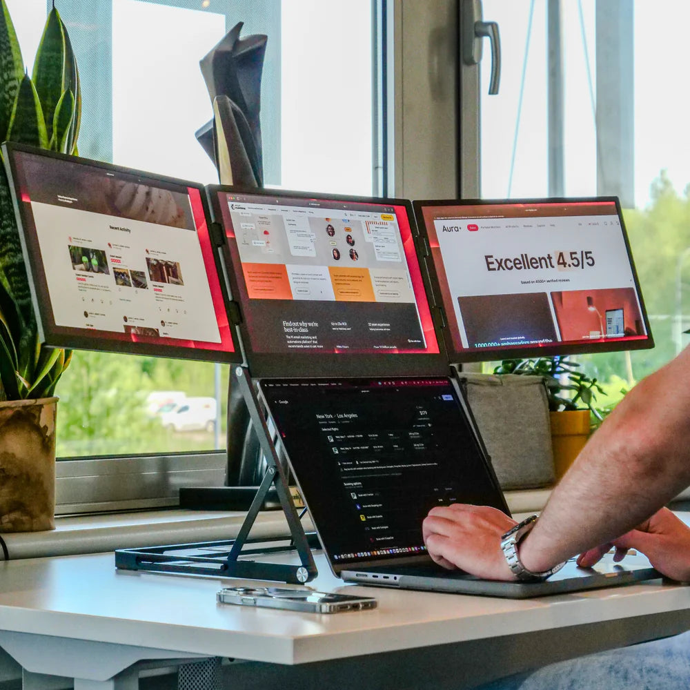 Triple Screen Laptop Monitor Setup