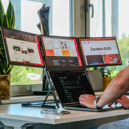 Triple Screen Laptop Monitor Setup